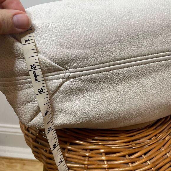 Michael Kors Large Camden drawstring in Optic White Shoulder Bag Tassels Gold Mk - Picture 6 of 12